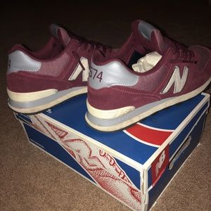 New Balance 574 Burgundy
